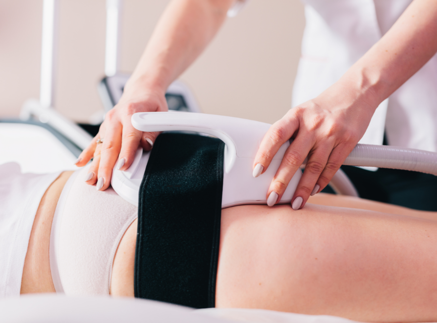Body Sculpting applikator på maven – styrker musklerne og reducerer genstridigt fedt