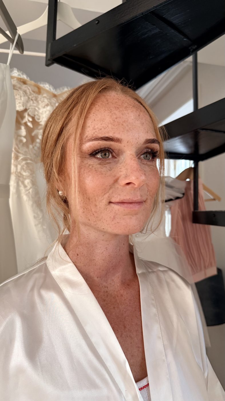 Naturlig brudemakeup på fregnet hud – IZANEL Copenhagen