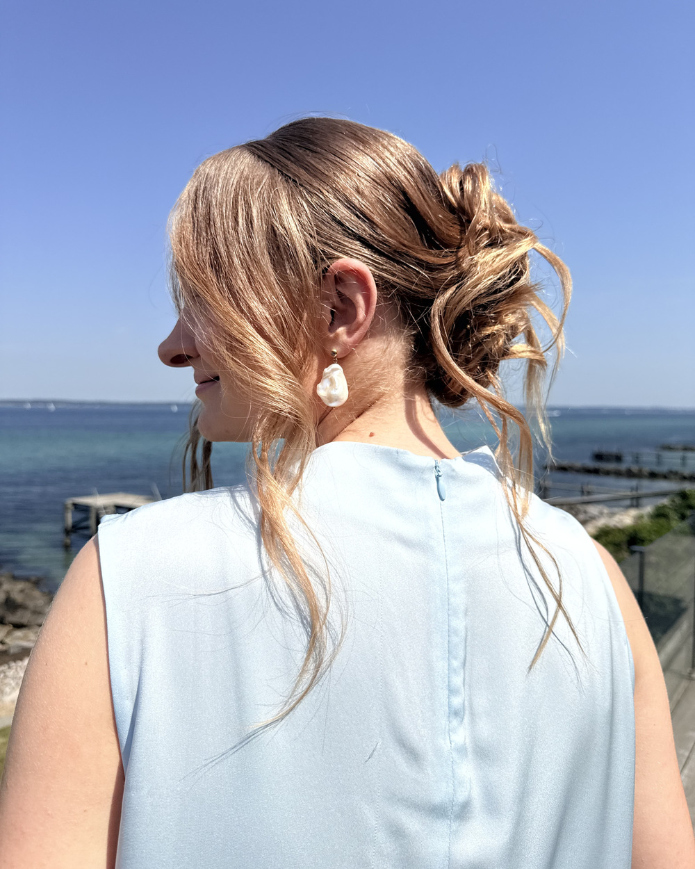 Festfrisure og makeup hos IZANEL – hår og makeup i København